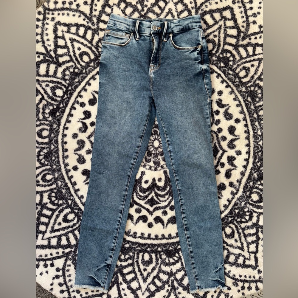 Good American Woman’s Skinny Jeans 🌵2/26